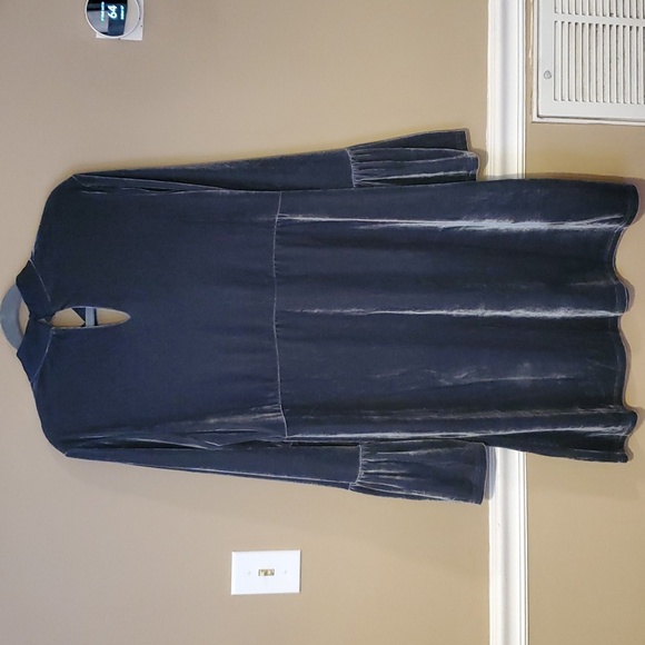 Suzanne Betro Velvet Party Dress With Bell Sleeves In Blue Size XL - Picture 2 of 7